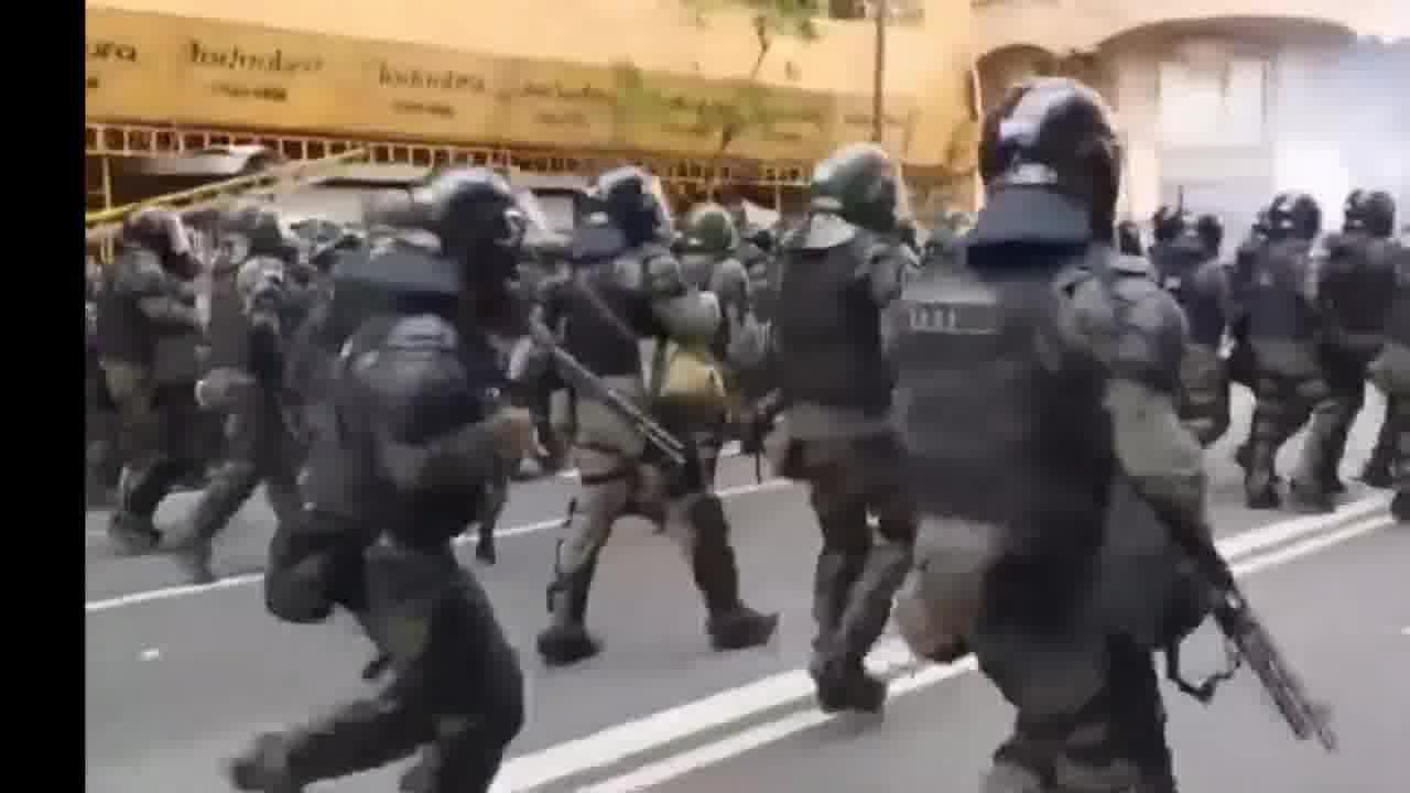 Police begin firing tear gas at fans and retirees protesting President Javier Milei's measures outside Congress.